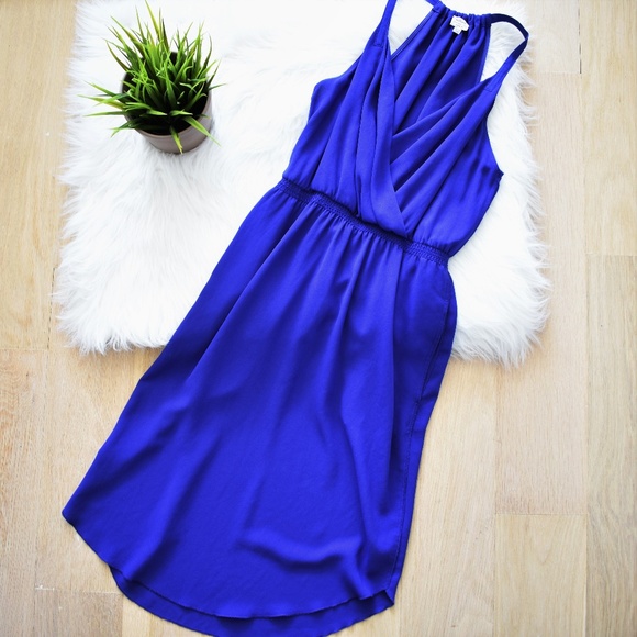 Aritzia Dresses & Skirts - Aritzia Wilfred Wrap Front Knee Length Dress